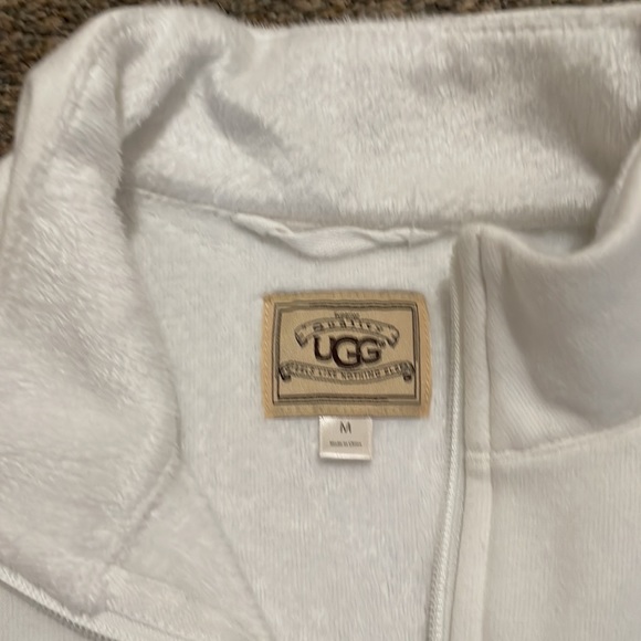 UGG Womens Vest - Picture 7 of 9